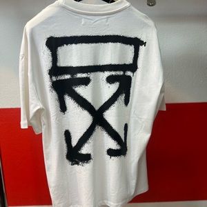 Off white marker arrow in white T shirt white